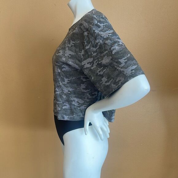 Fabletics Jade Short-Sleeve Boxy Tee Size XL - Picture 4 of 10